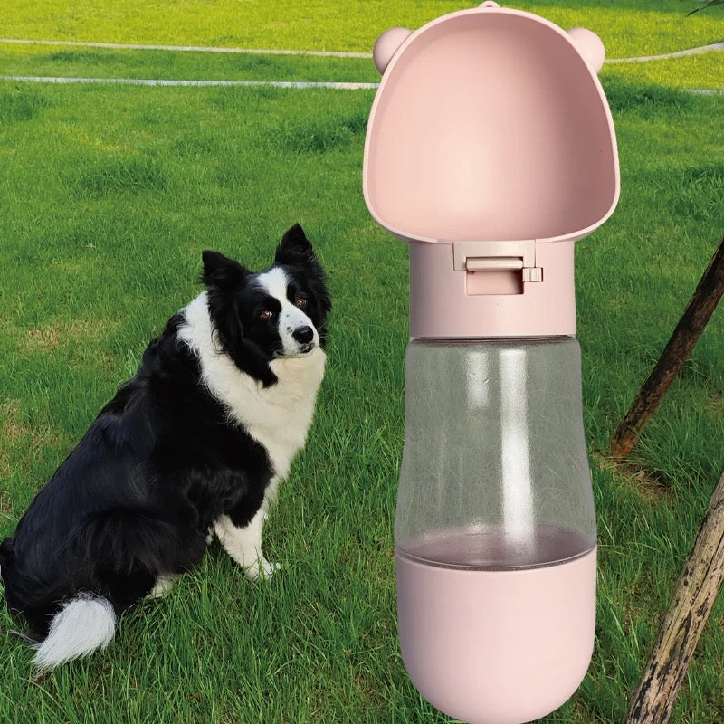 Portable two-in-one bottle - Food and Water Feeder