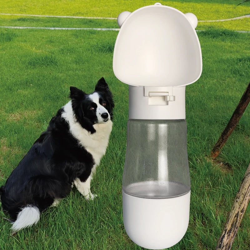 Portable two-in-one bottle - Food and Water Feeder